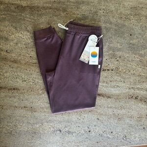 NWT Vuori Women's Performance Jogger Size Medium LONG Elderberry Heather